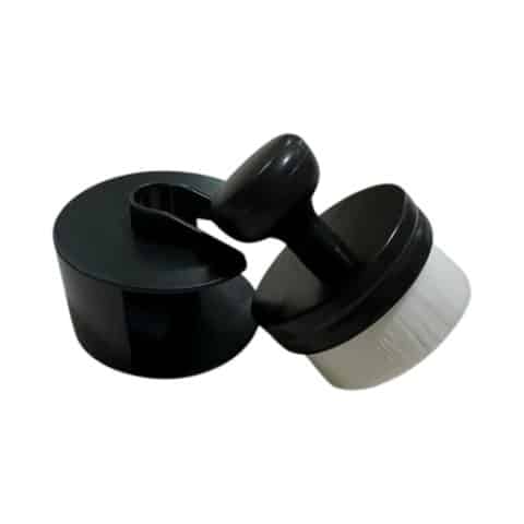 Die Premium Auto Detailbürste für Reifen ist das ideale Autopflege-Werkzeug zur schonenden Reinigung von Felgen und zur Entfernung von Reifenschmutz.