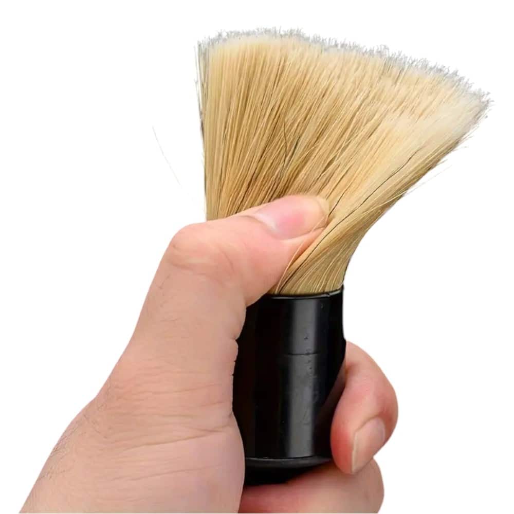 Profi Auto Reinigungspinsel – Details sauber bis ins kleinste Eck 4 Profi Auto Reinigungspinsel für gründliche Fahrzeugreinigung und Pflege.